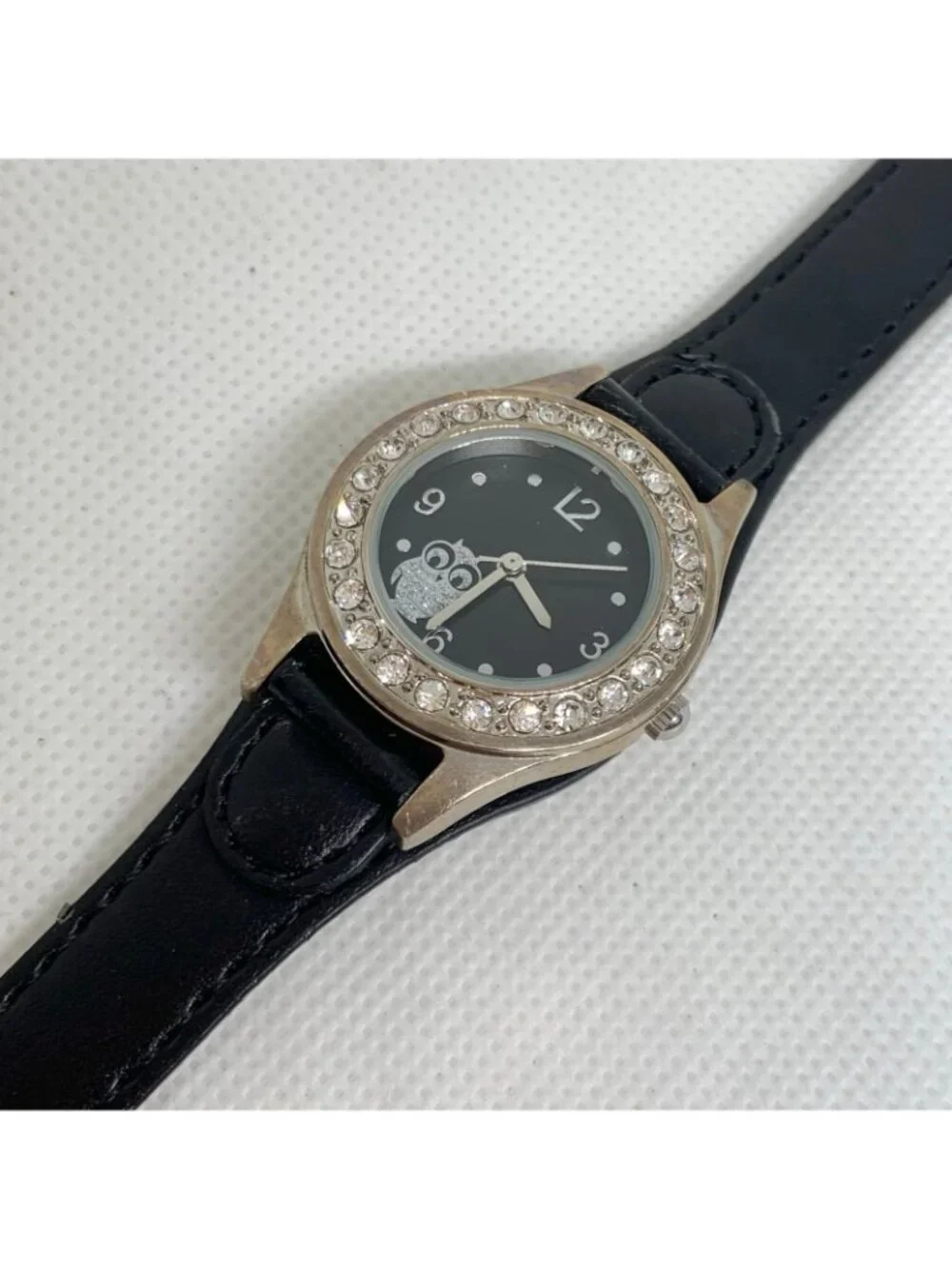 Claire’s women watch silver tone owl black dial 27mm Quartz rhinestones running